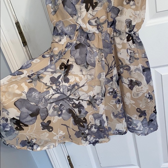 Beautiful floral romper - Picture 2 of 3